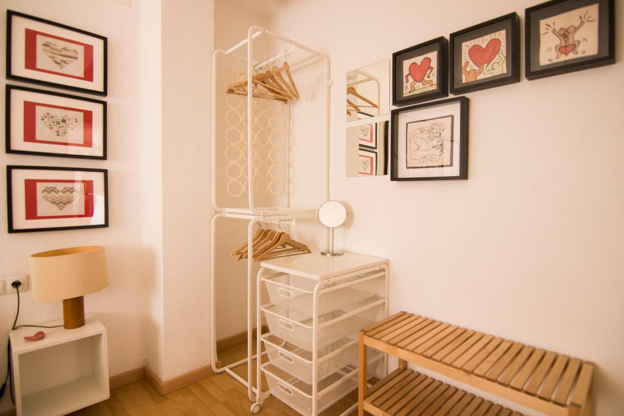Apartment Luminoso. Comodo. Acogedor. Wifi. Junto A Ave
