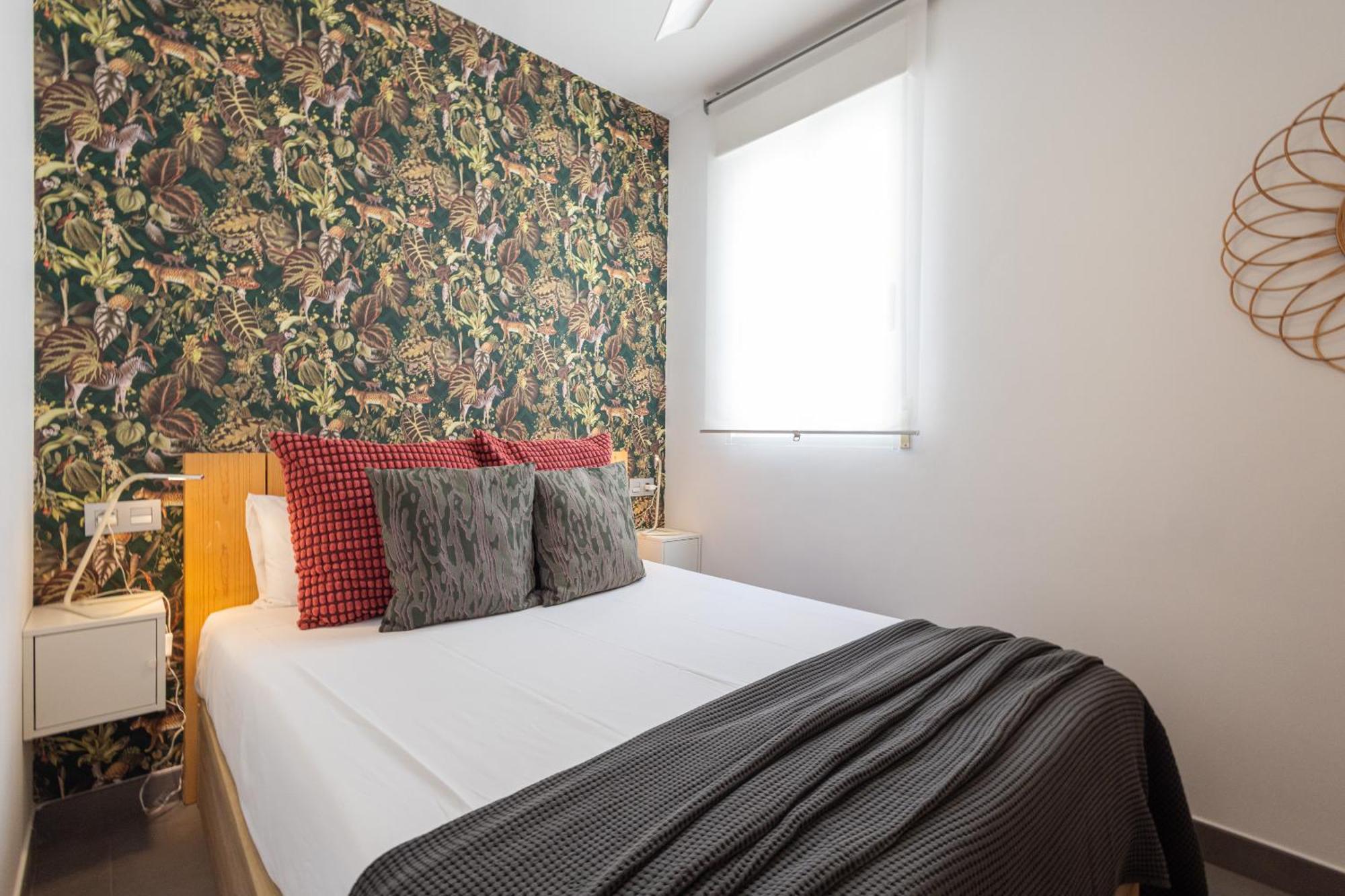 Florit Flats - Stylish 2 Bedroom Ac Wifi Terrace Attic In Center Apartment *