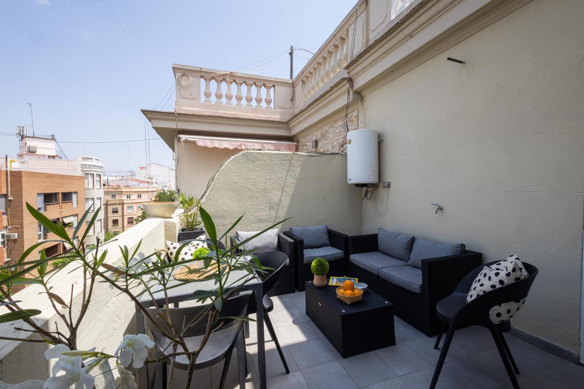 Florit Flats - Stylish 2 Bedroom Ac Wifi Terrace Attic In Center Apartment *