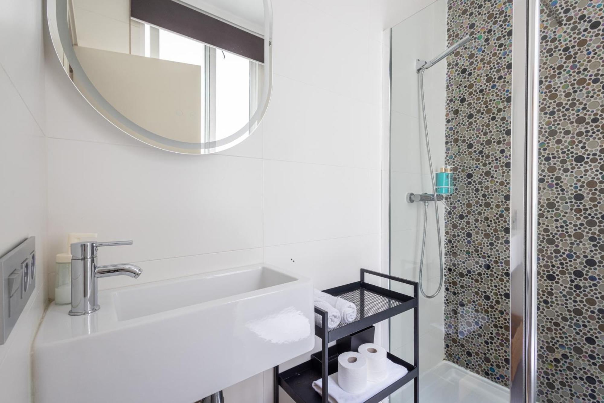 Florit Flats - Stylish 2 Bedroom Ac Wifi Terrace Attic In Center Valencia