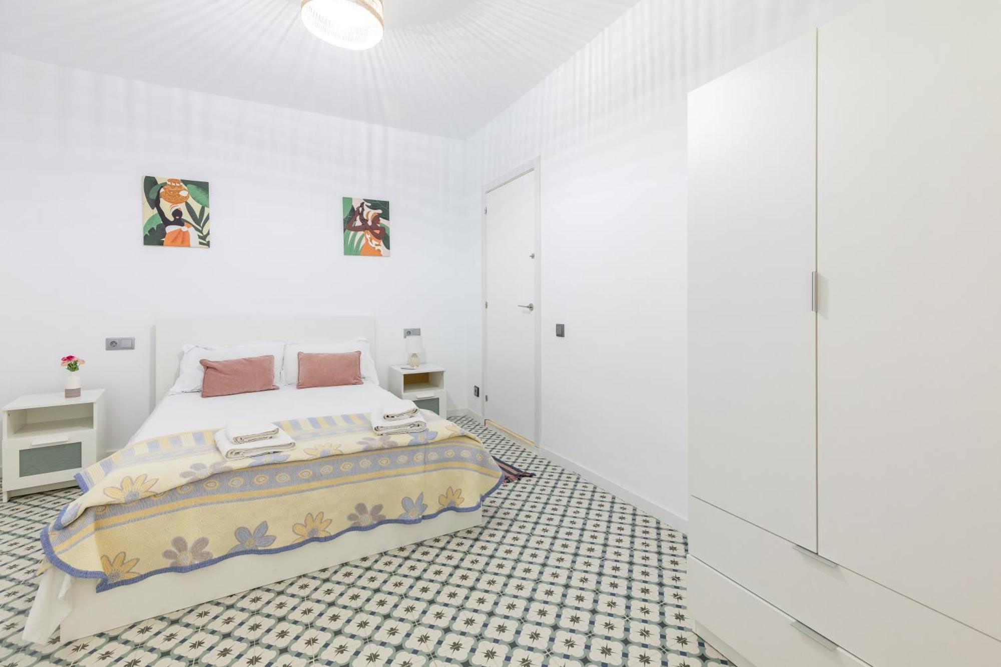 Mediterraneo By Neohotels-centro 8 Min By Metro Apartment
