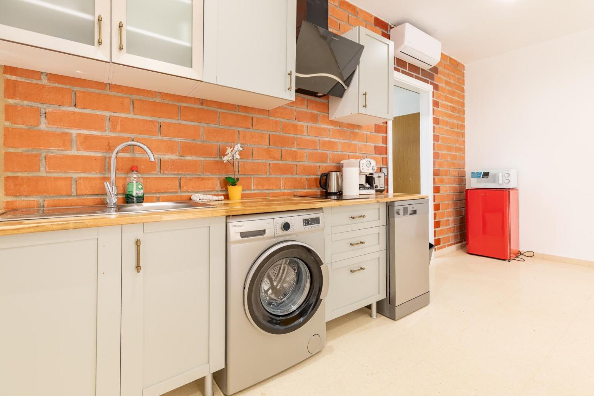 Apartment Mediterraneo By Neohotels-centro 8 Min By Metro