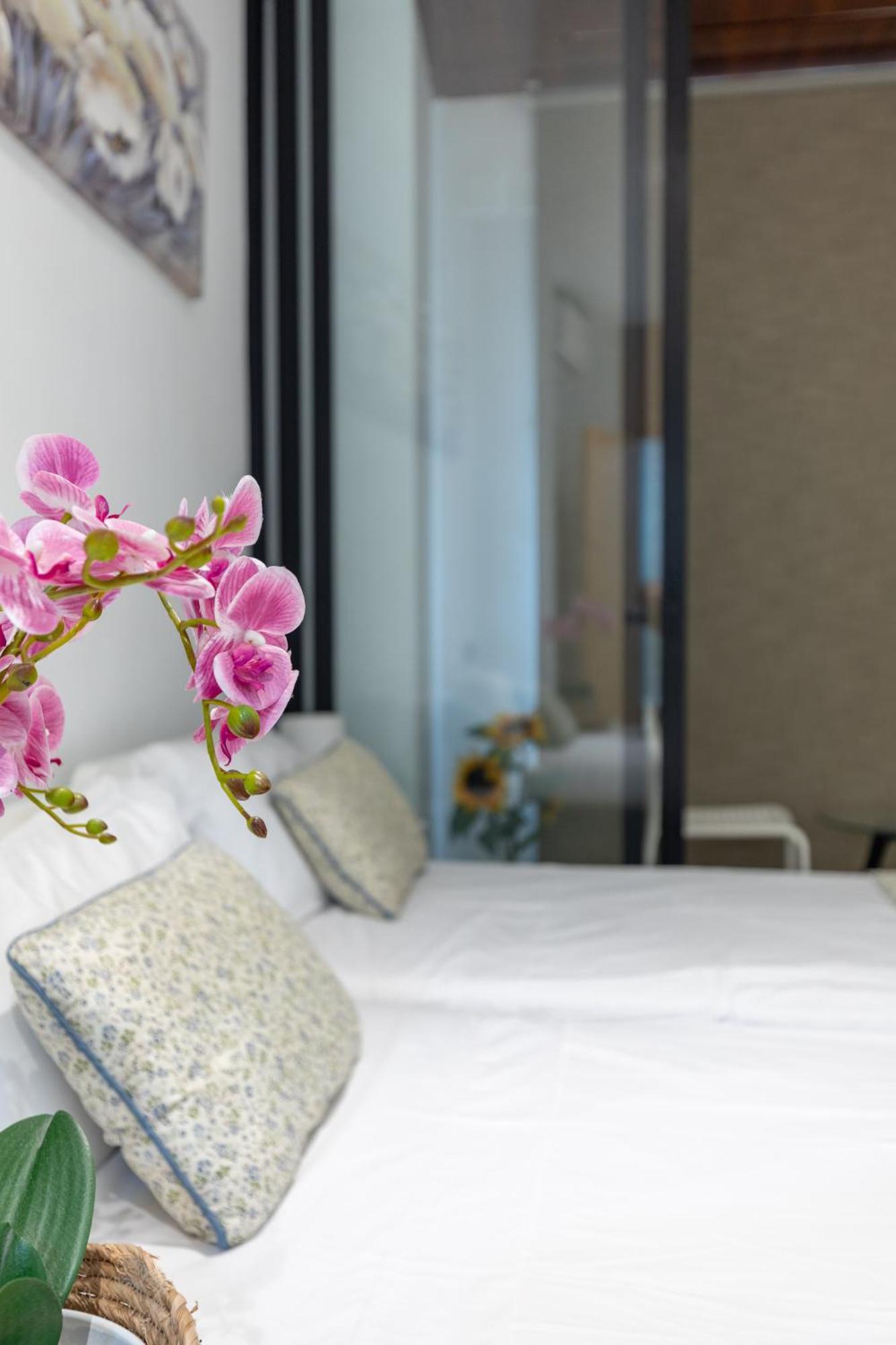 Mediterraneo By Neohotels-centro 8 Min By Metro Apartment *