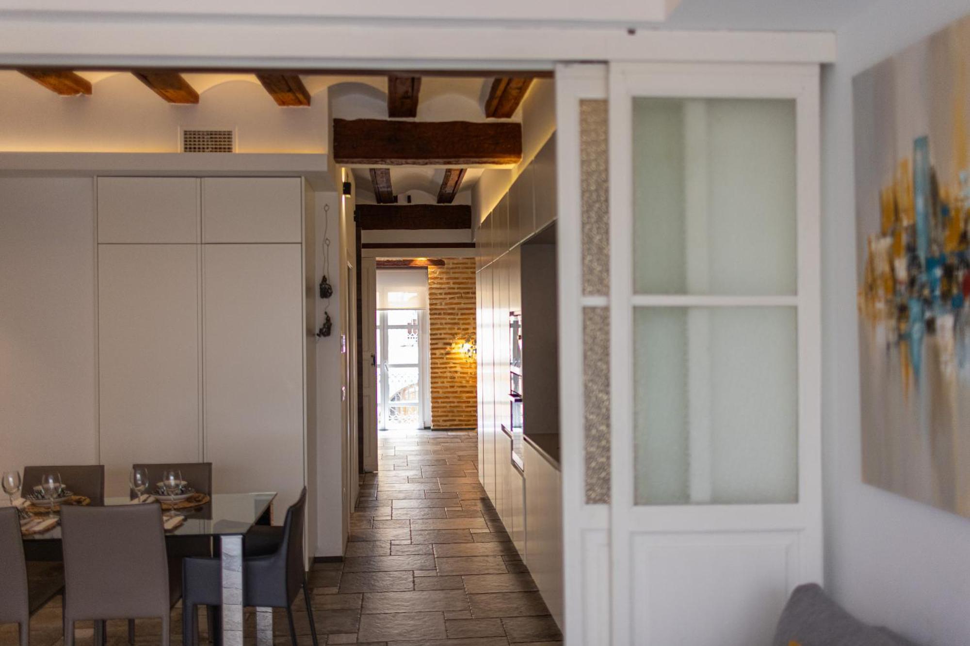 Florit Flats - Center Modern 1br 2bth Terrace Wi-fi Ac *