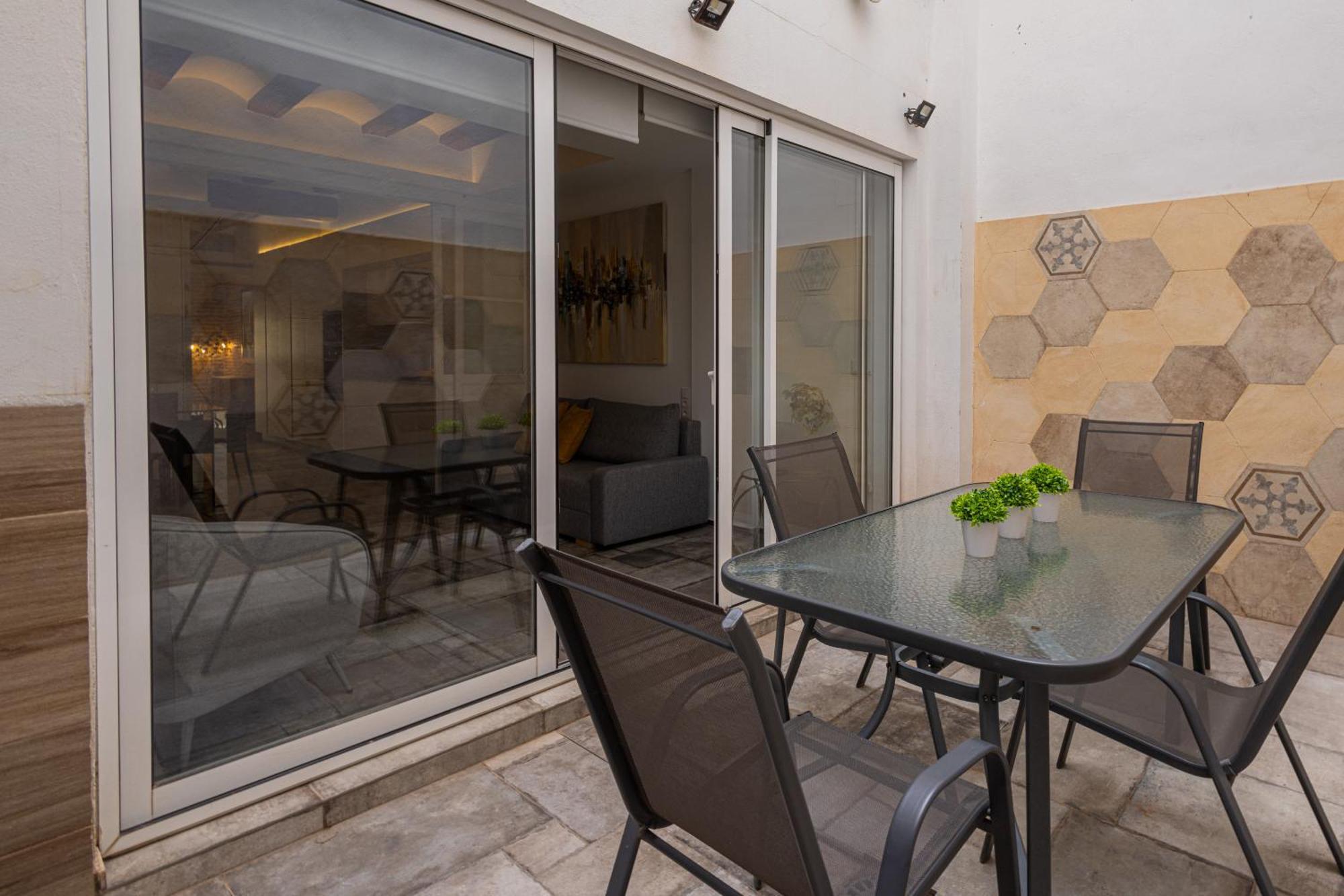 Florit Flats - Center Modern 1br 2bth Terrace Wi-fi Ac Apartment