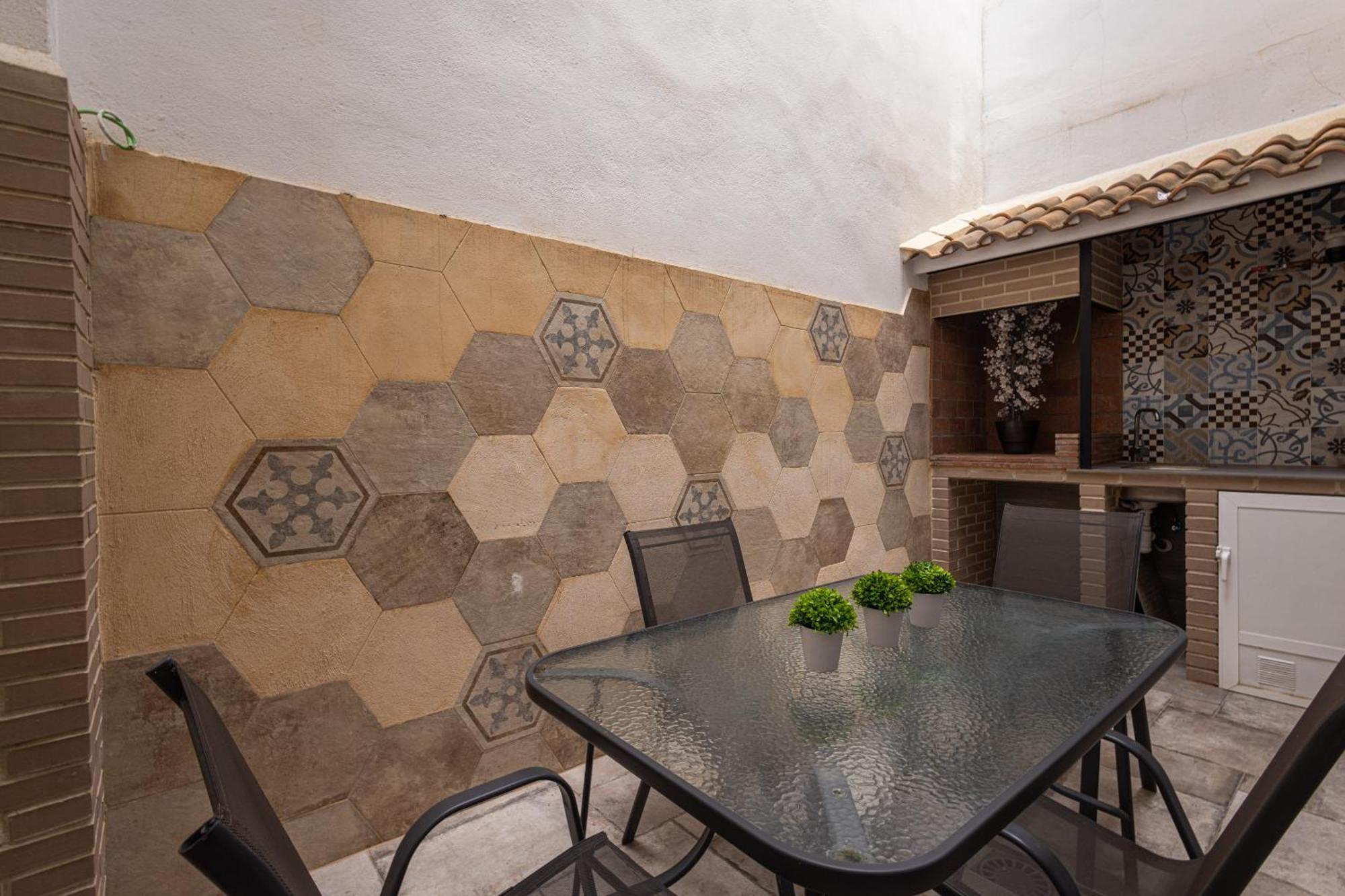 Florit Flats - Center Modern 1br 2bth Terrace Wi-fi Ac *