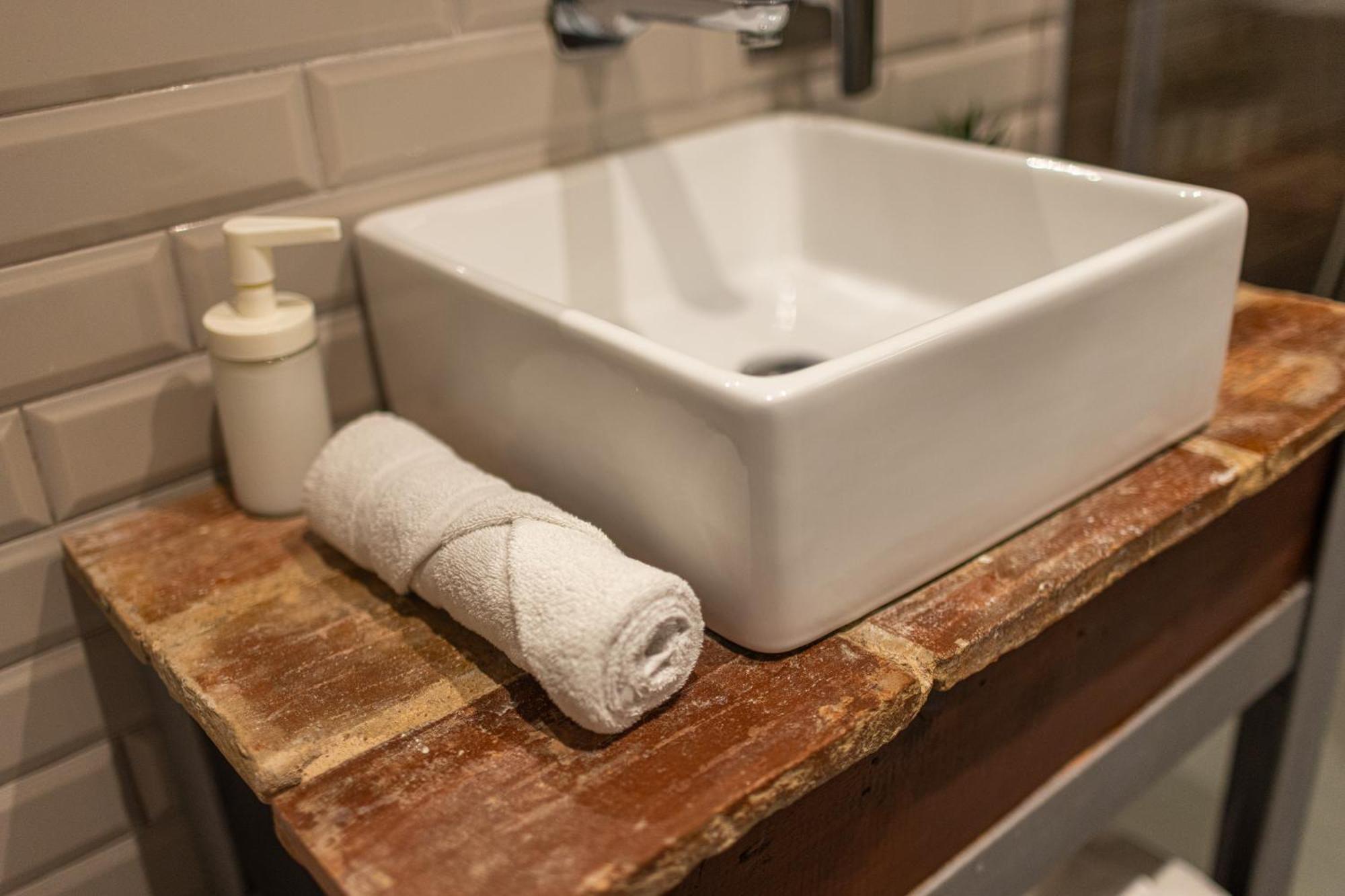Florit Flats - Center Modern 1br 2bth Terrace Wi-fi Ac Apartment