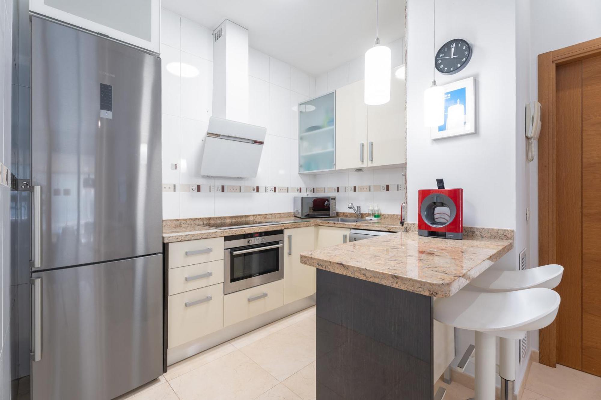 Seaside Modern Flat *