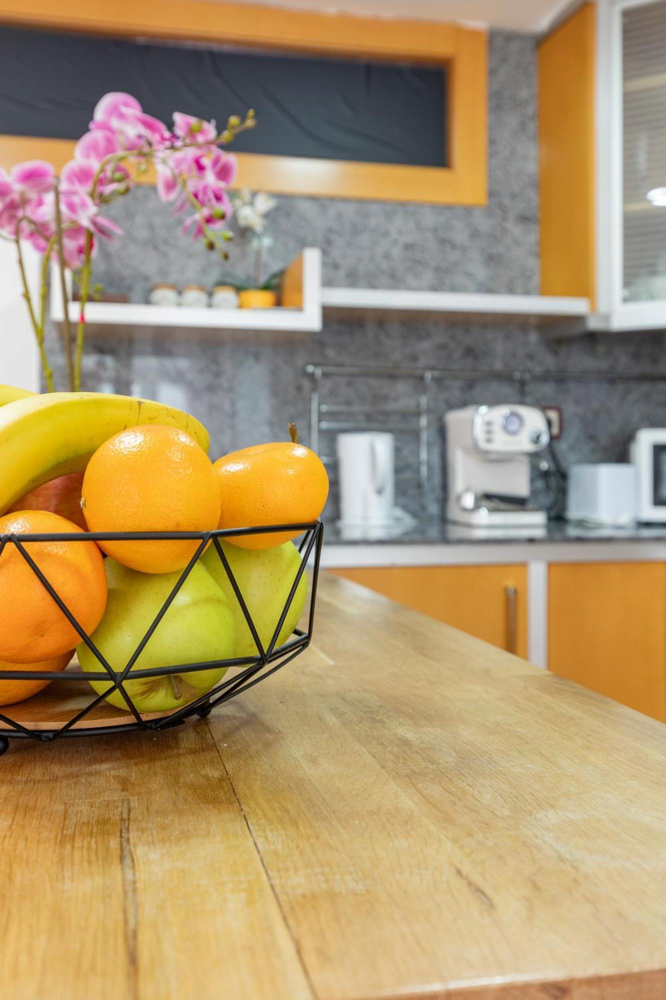 Mediterraneo By Neohotels-centro 8 Min By Metro Apartment
