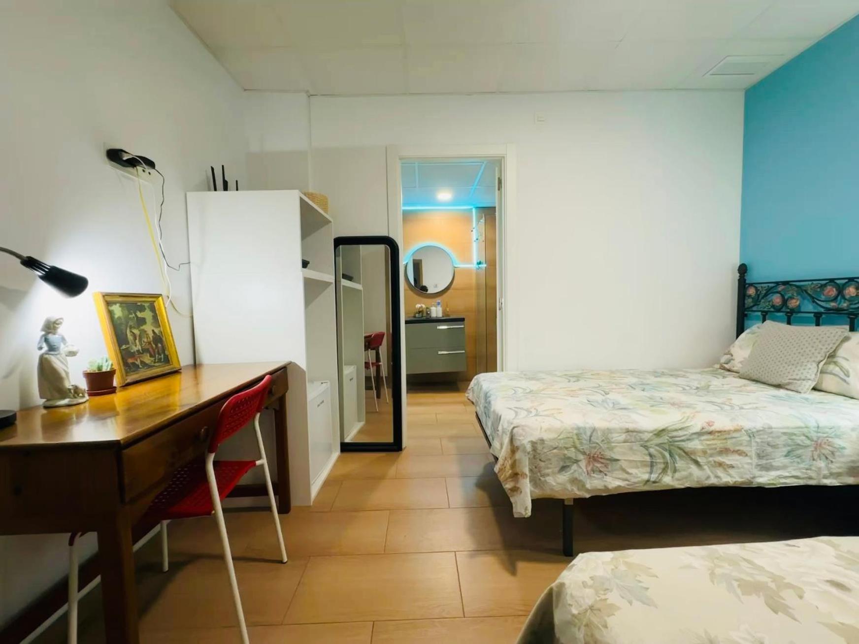 Homestay Mirador 5 Del Mercado - Con Bano Privado En El Centro De La Ciudad Vella