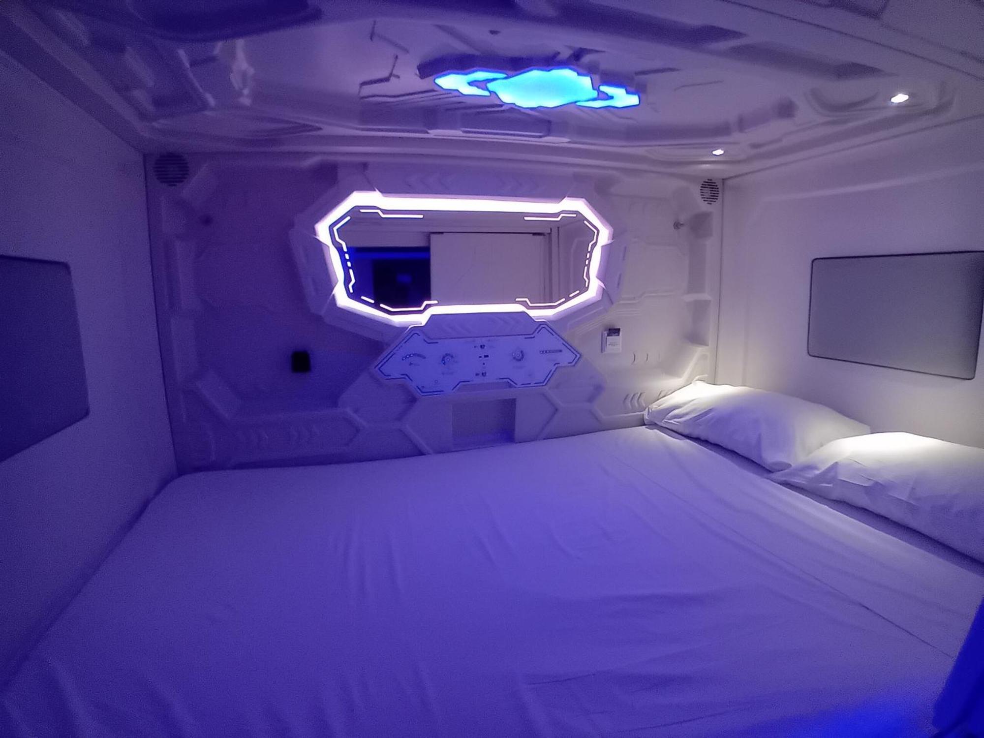 Capsule