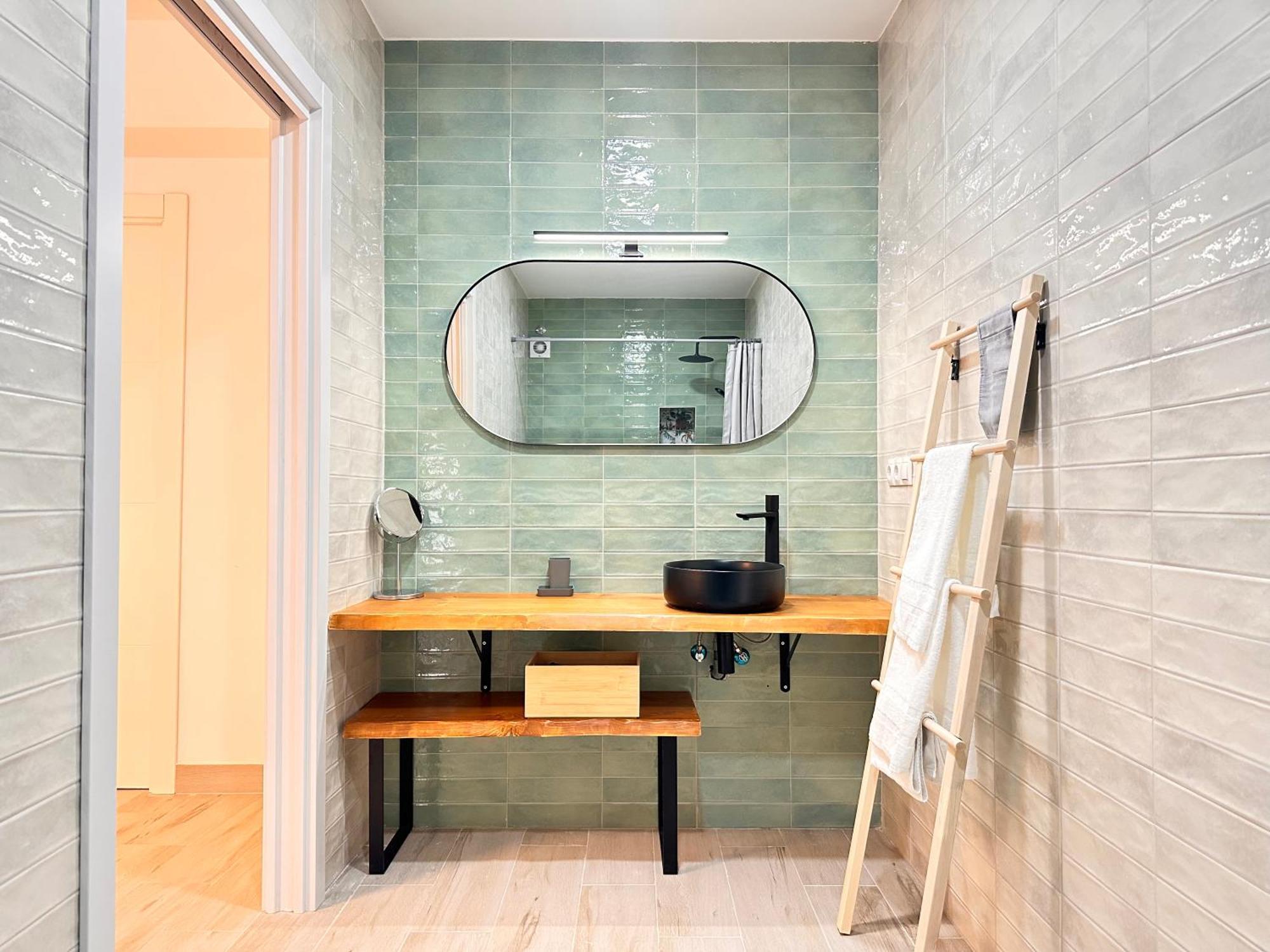 Alberola Industrial Style Apartment