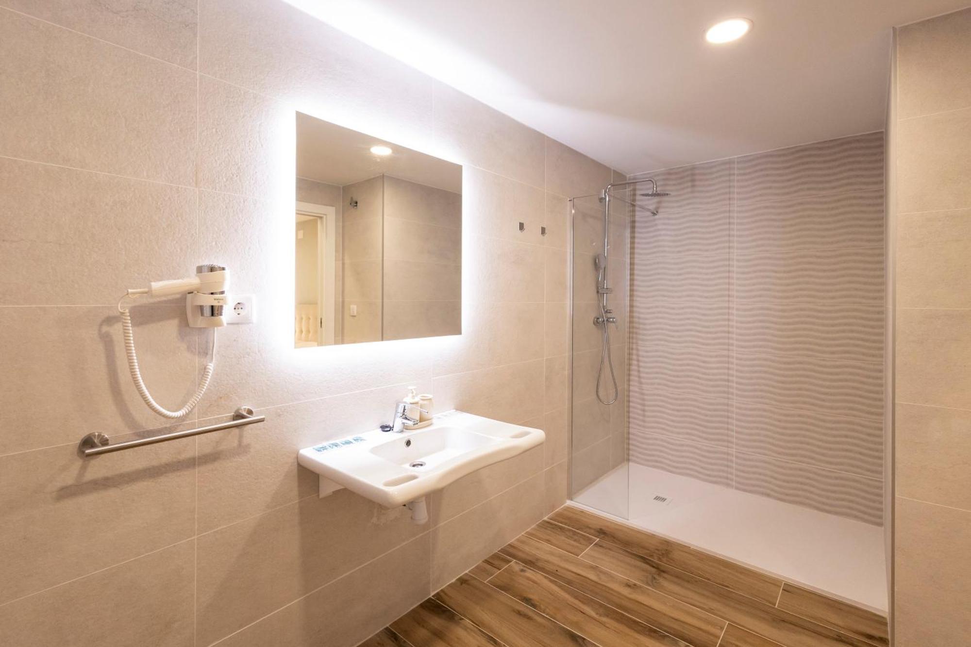 Cortes By Concept Flats Apartment