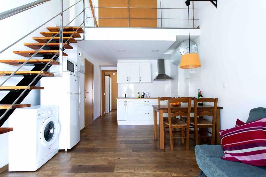 Apartamento Acogedor Duplex Con Terraza Interior En La Playa