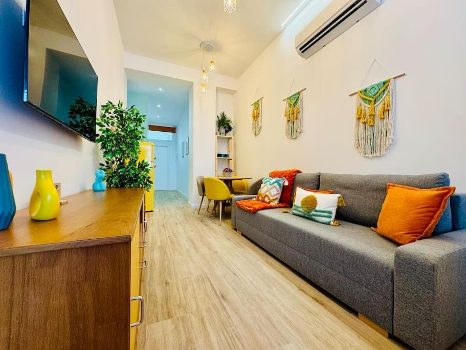 Apartment Color & Design Next To Russafa Soho *