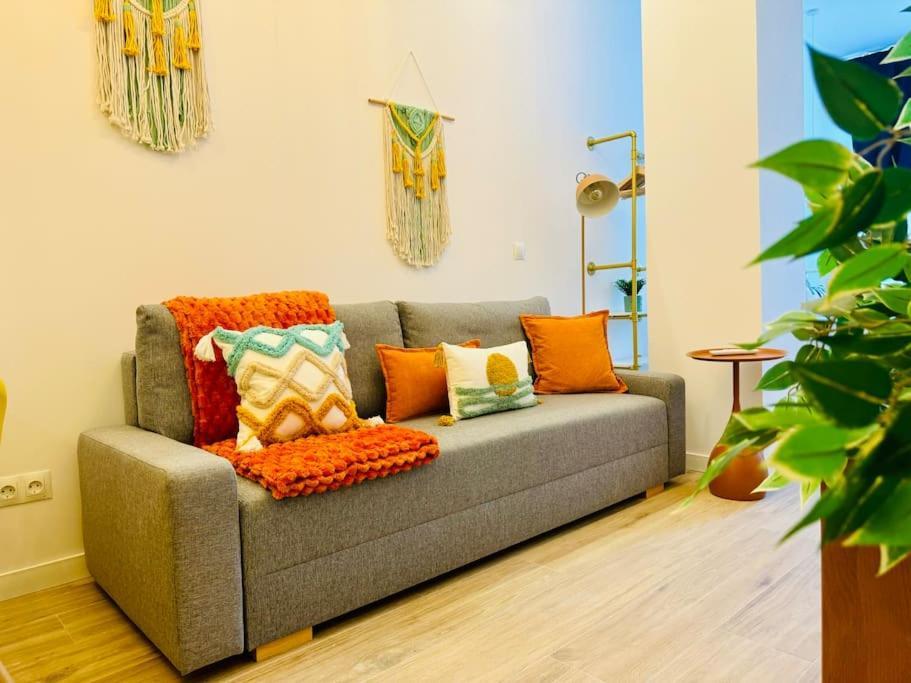 Color & Design Next To Russafa Soho Apartment *