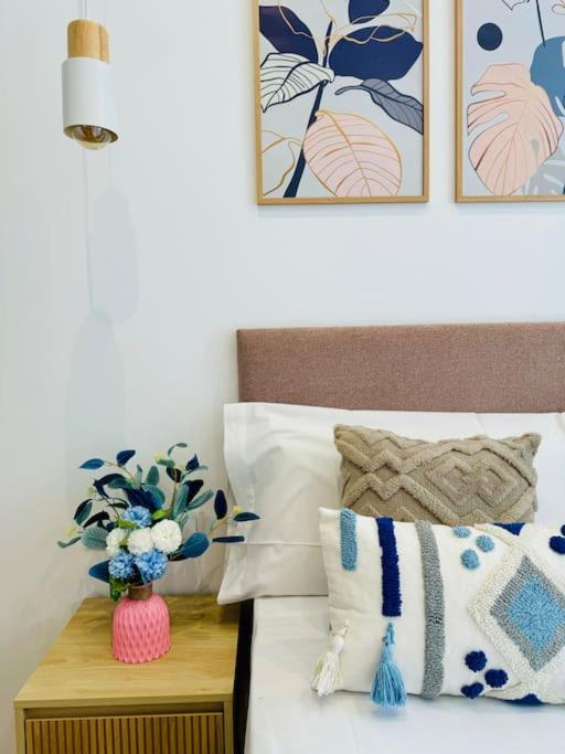 Color & Design Next To Russafa Soho Apartment *