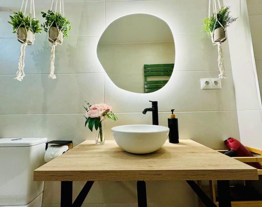 Apartment Color & Design Next To Russafa Soho *