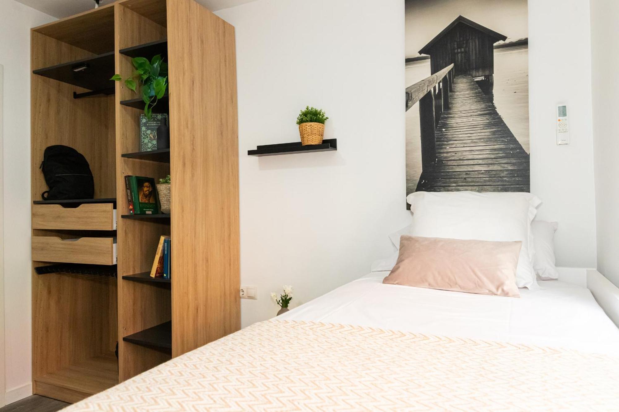 Singularstays Padre Urbano *