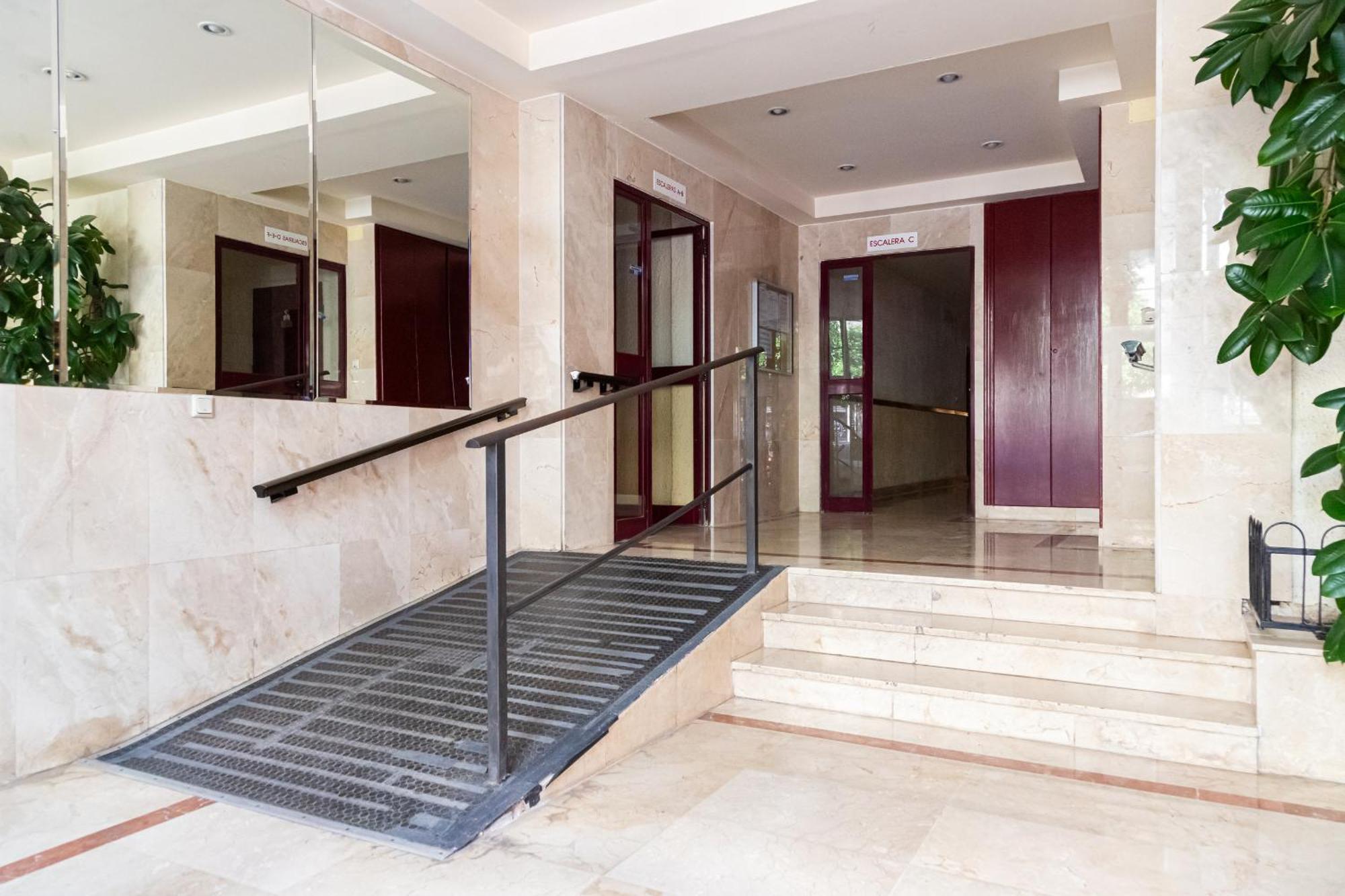 Singularstays Padre Urbano *