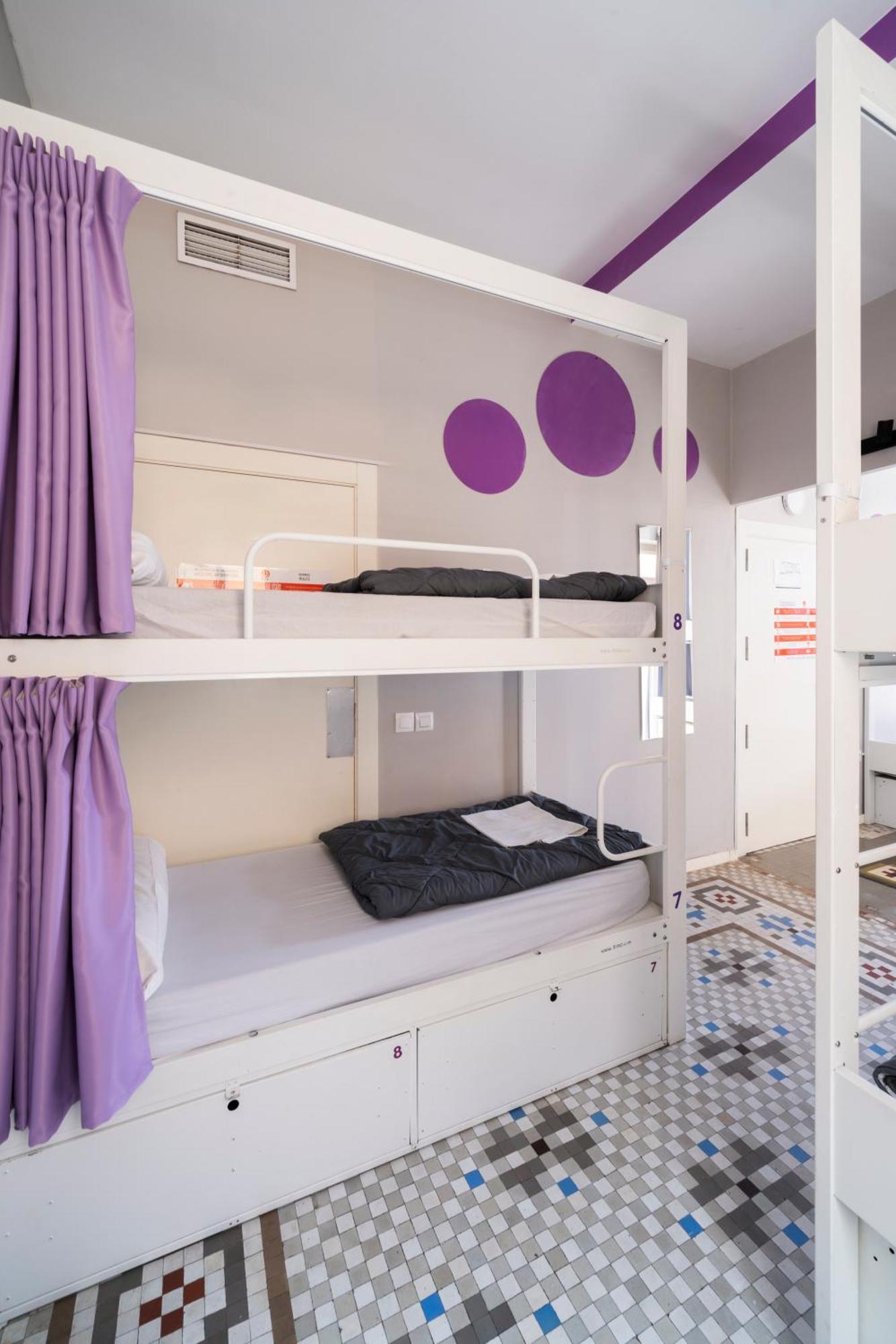 Hostel Purple Nest *