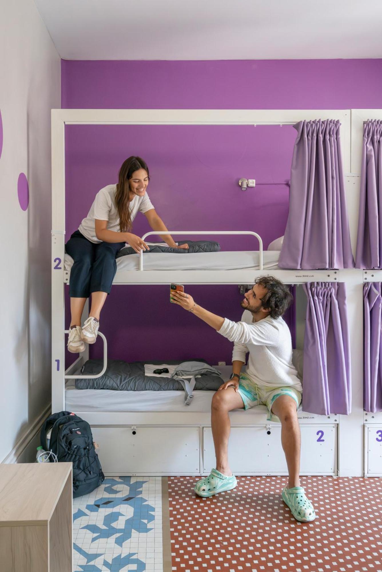 Hostel Purple Nest *