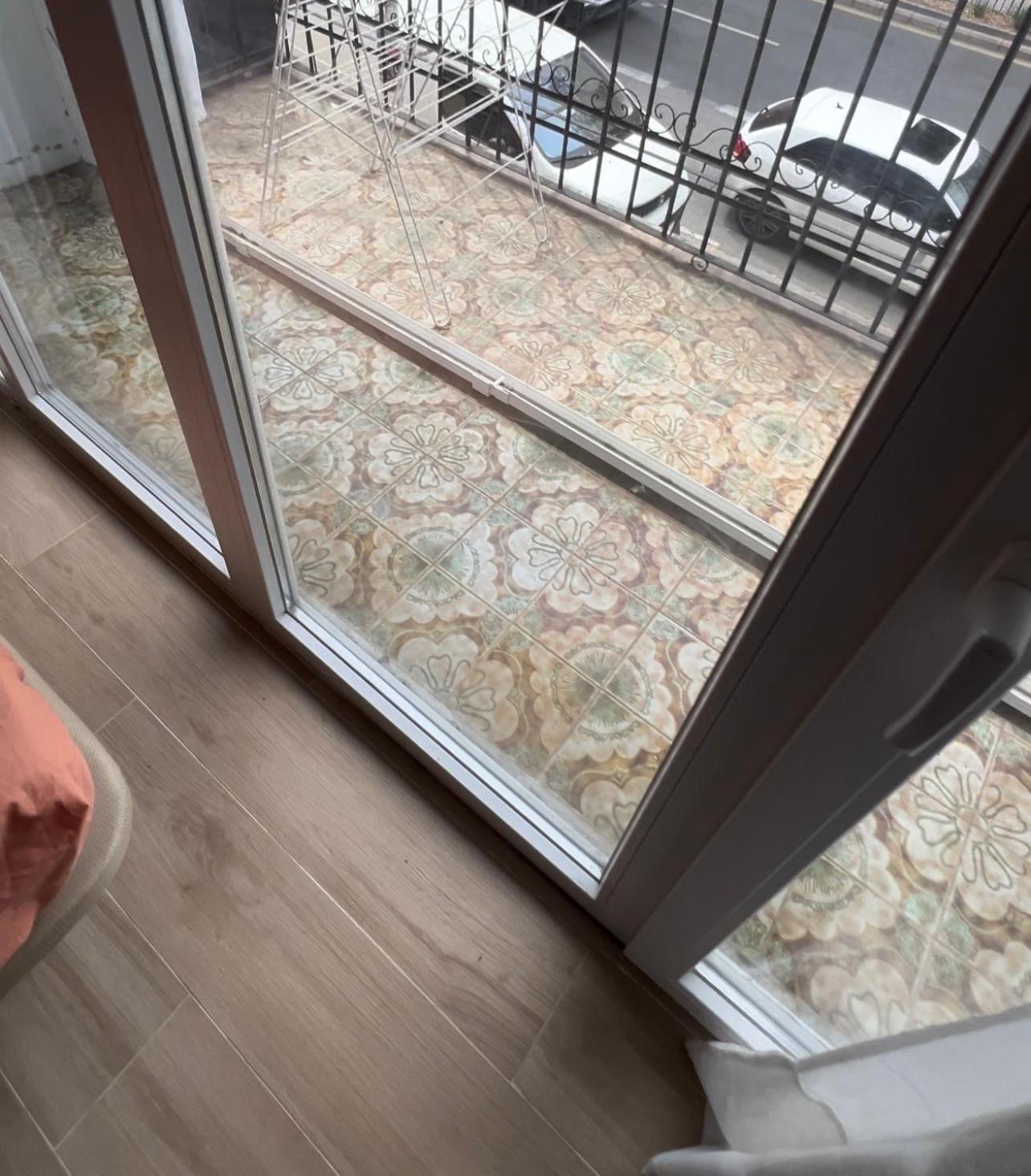 Homestay Habitacion Muy Grande Con Balcon Privado En Apartamento En Buena Zona *