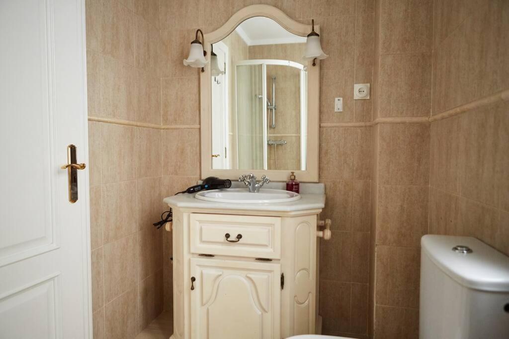 Ruzafa, 110m2, Brigth, Conditioned Air Apartment