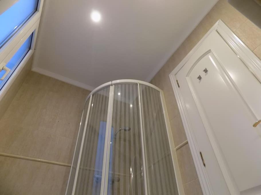 Ruzafa, 110m2, Brigth, Conditioned Air Apartment