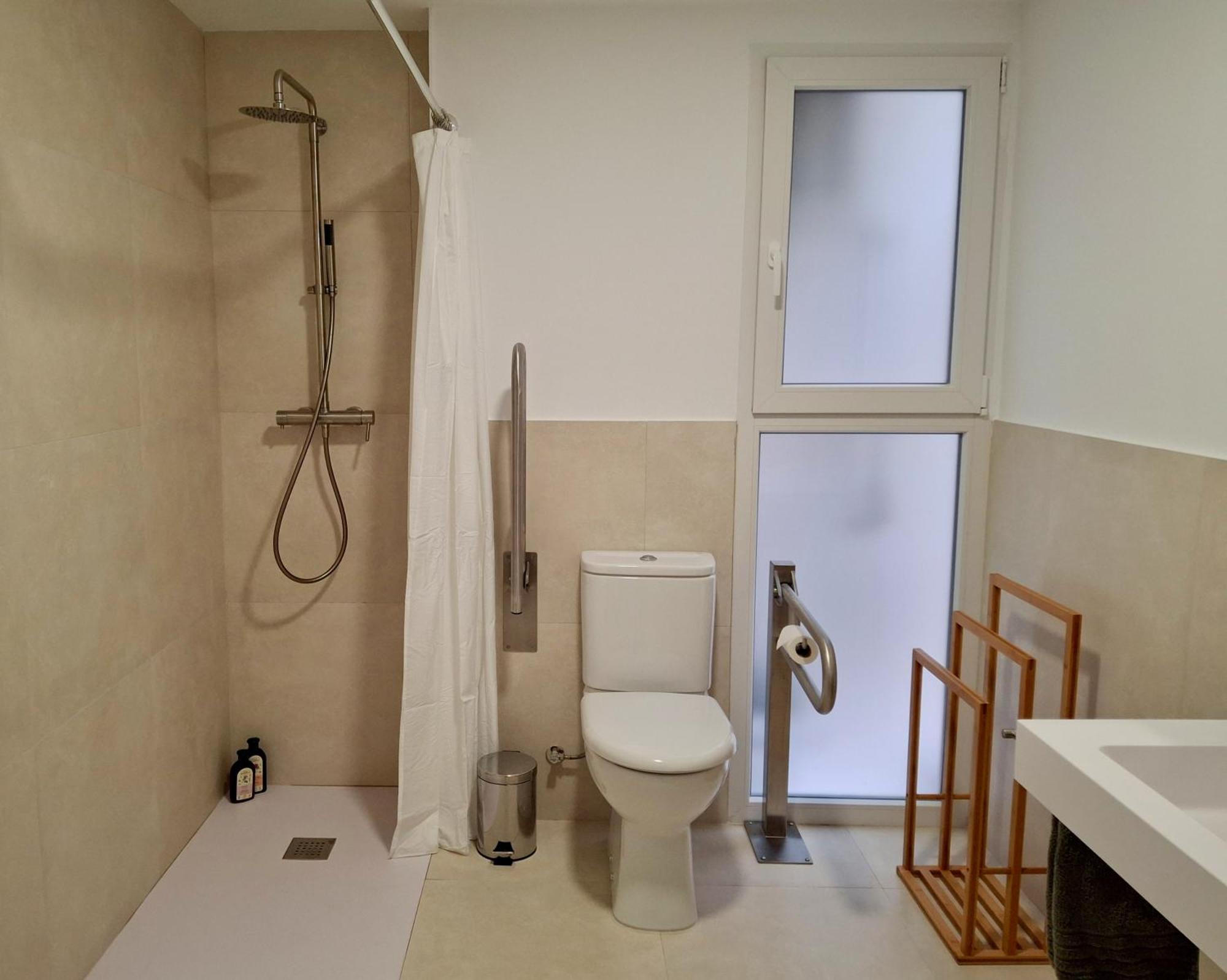 Apartamento Bonito De 2 Cerca De La Estacion Joaquin Sorolla