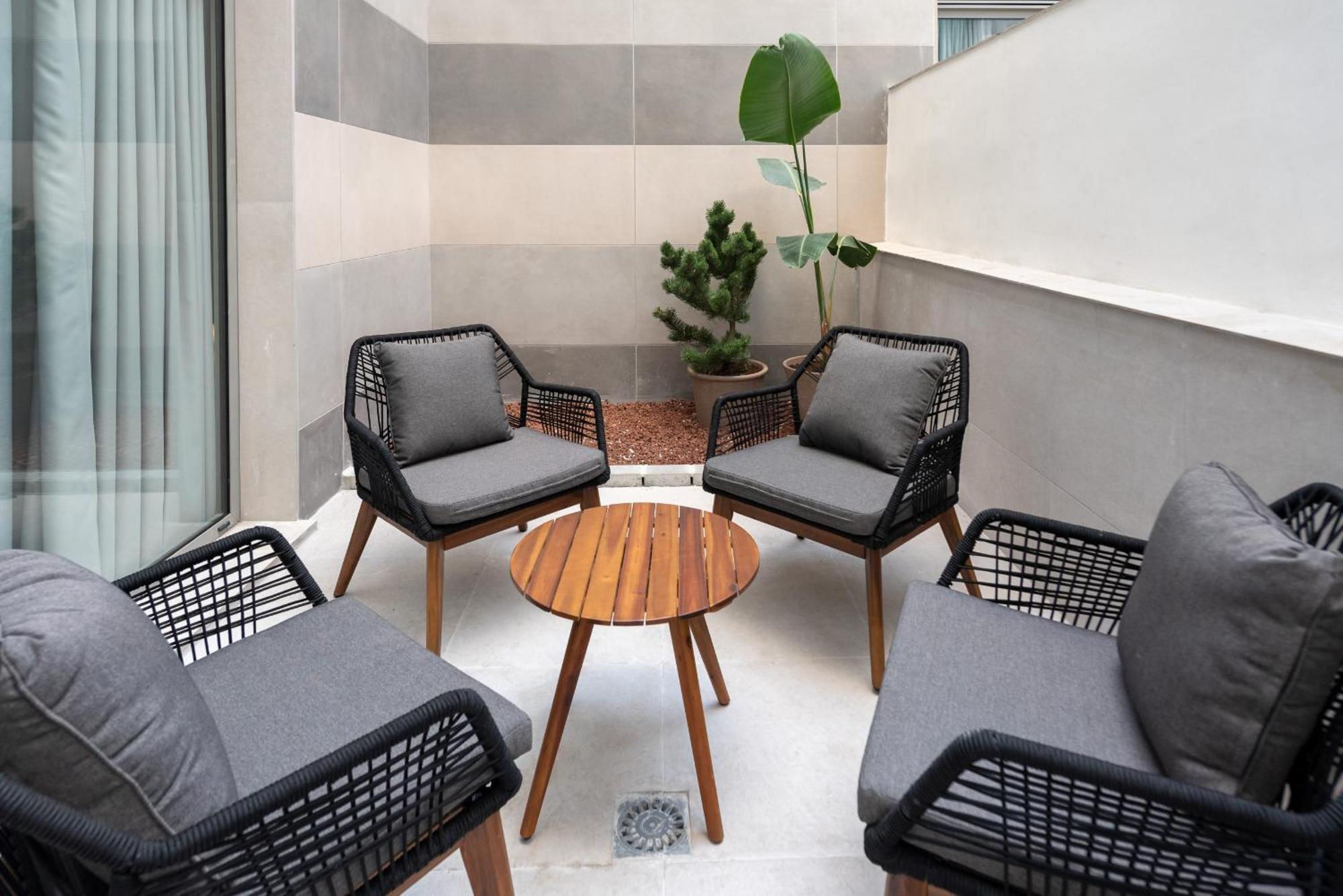 Dorm4you Arena Terraza 04 Aparthotel *