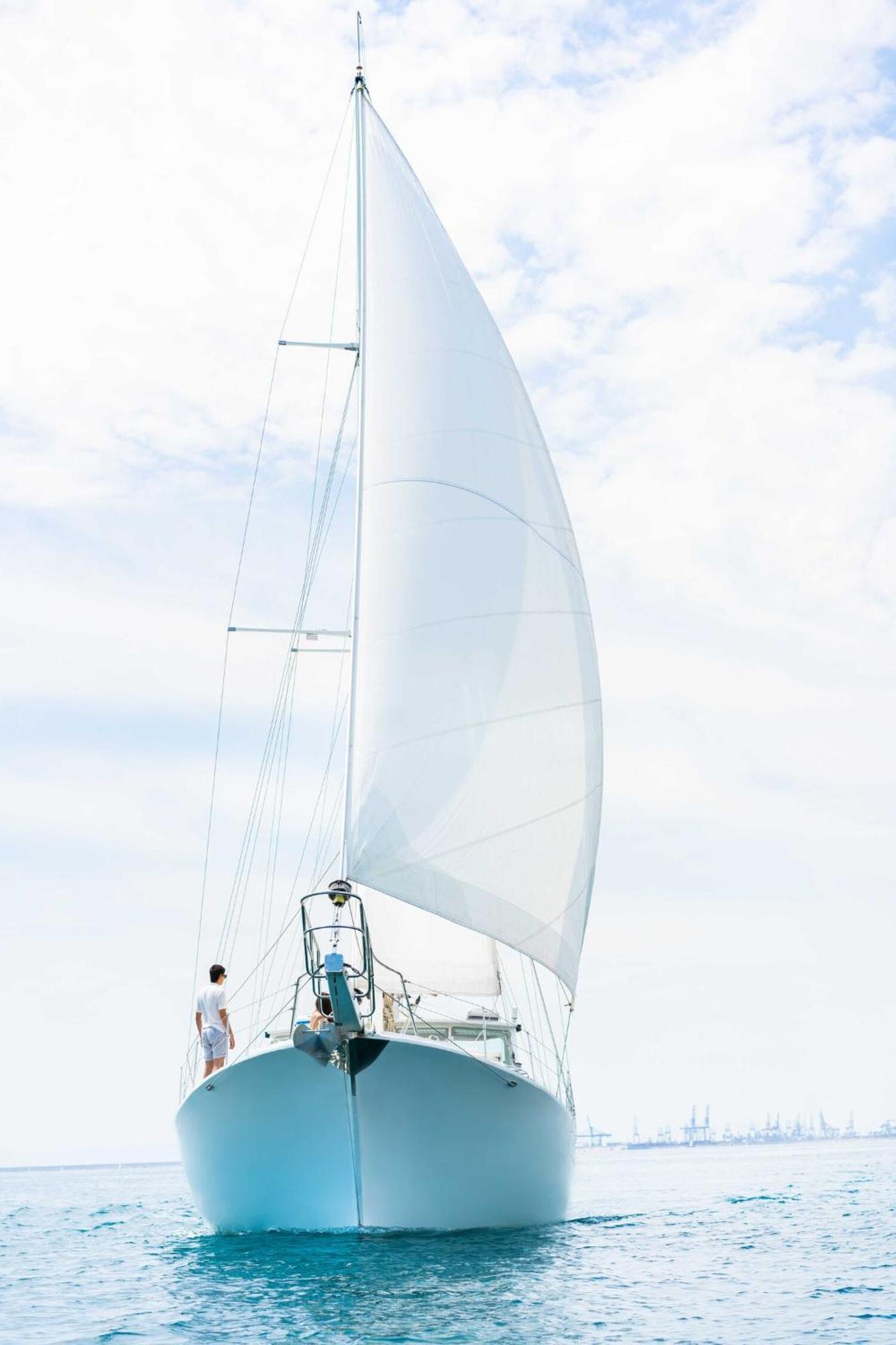 Goleta Topaz Botel