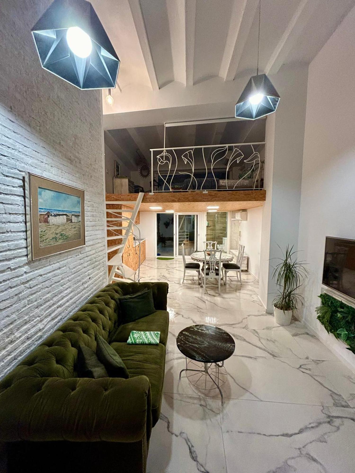 Ferienhaus Loft Con Mucha Luz En El Centro Barrio Ruzafa *