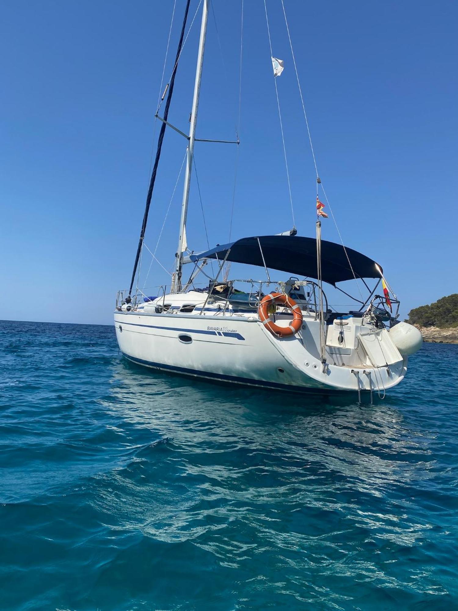 Botel Velero En Puerto De Valencia