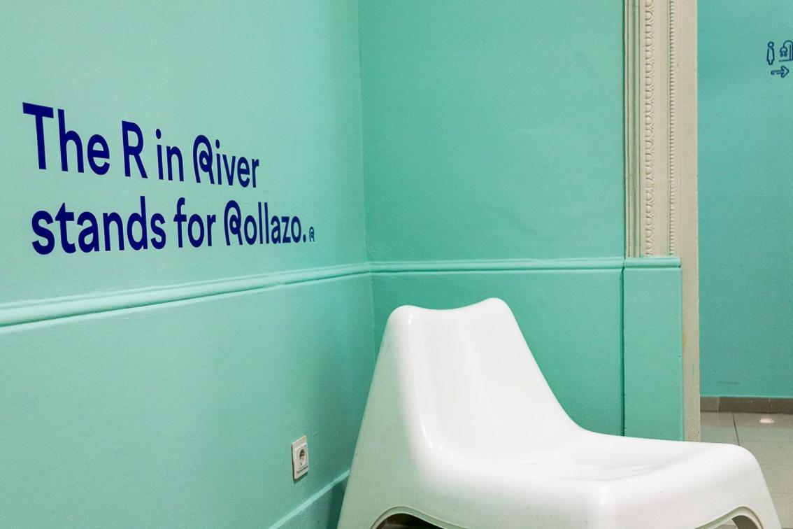 Hostel River *