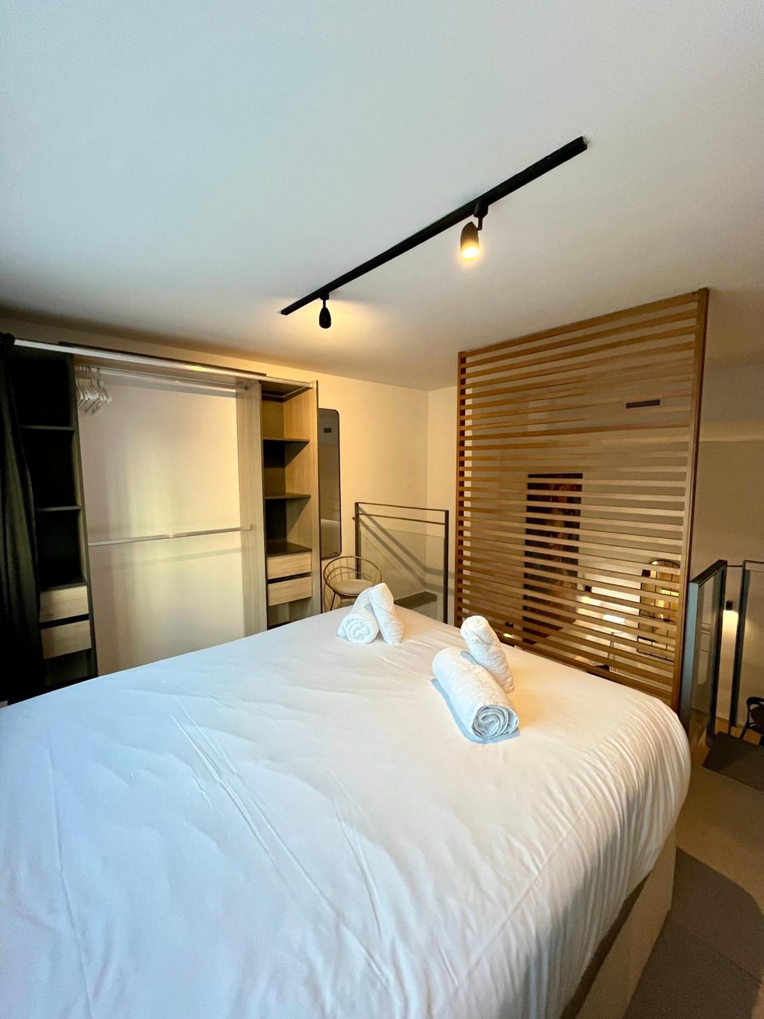 Werentvlc - Amazing Duplex Loft 2 Bdrm Apartment *