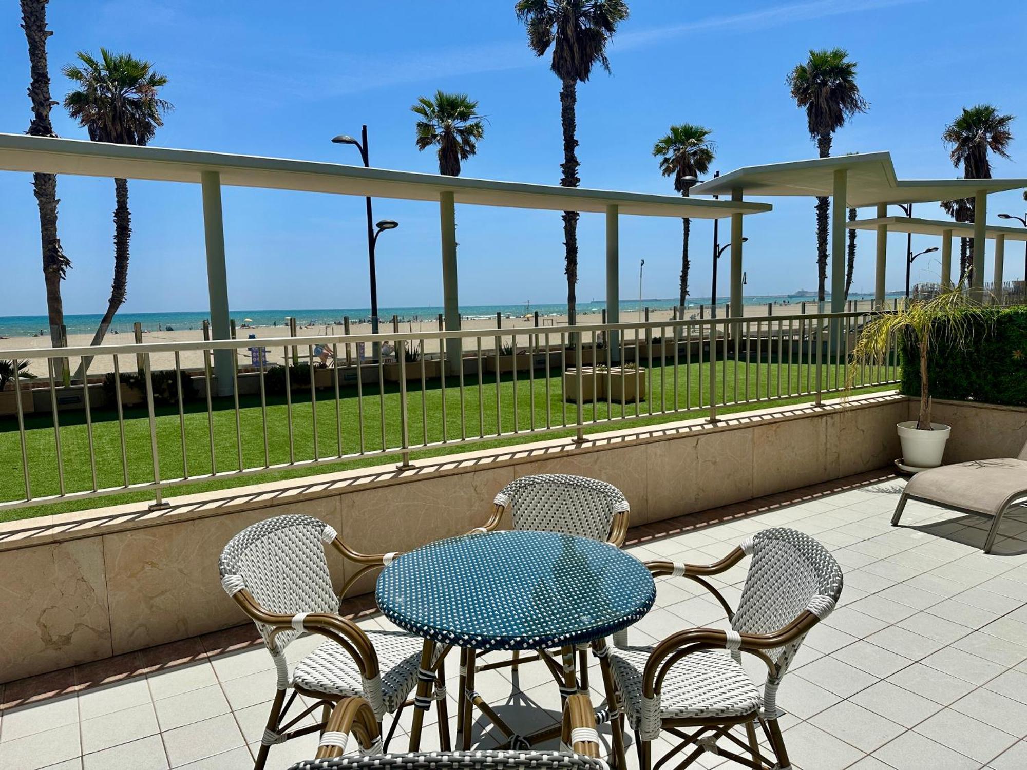 Reinapart Patacona Beachfront Seaview Apartment