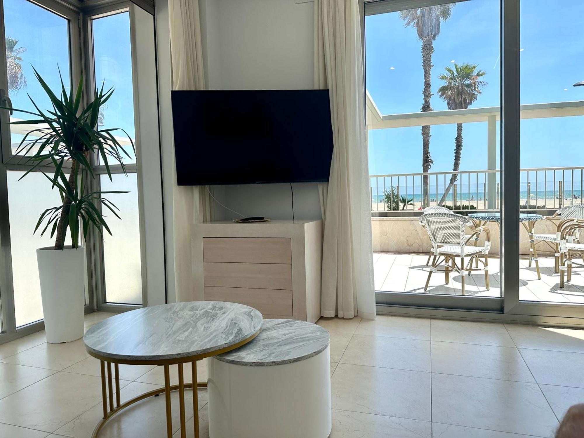 Apartment Reinapart Patacona Beachfront Seaview