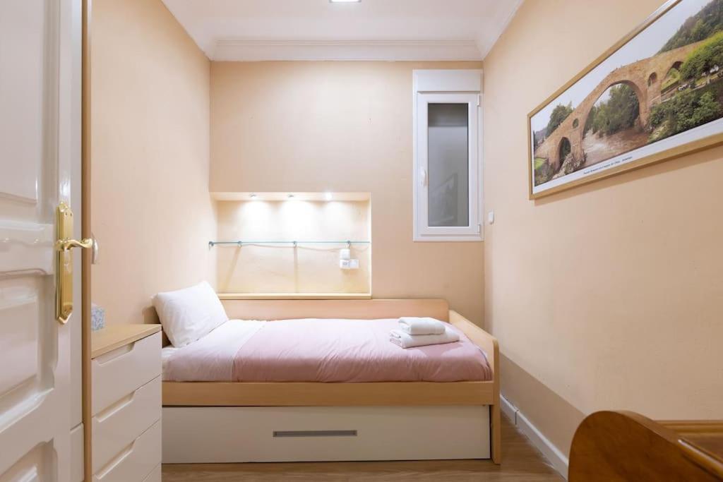 Apartment Sleeps 6 Fast Wi-fi 2 Bathrooms Valencia