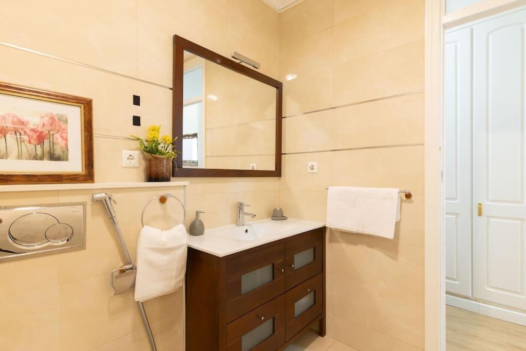 Sleeps 6 Fast Wi-fi 2 Bathrooms