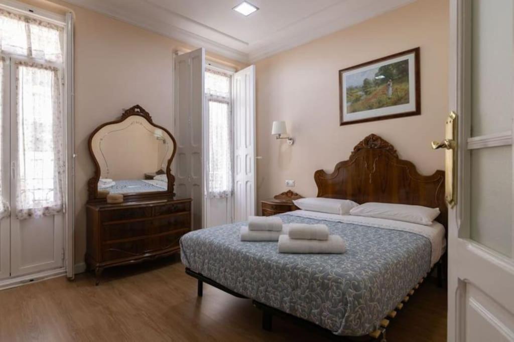 Apartment Sleeps 6 Fast Wi-fi 2 Bathrooms *