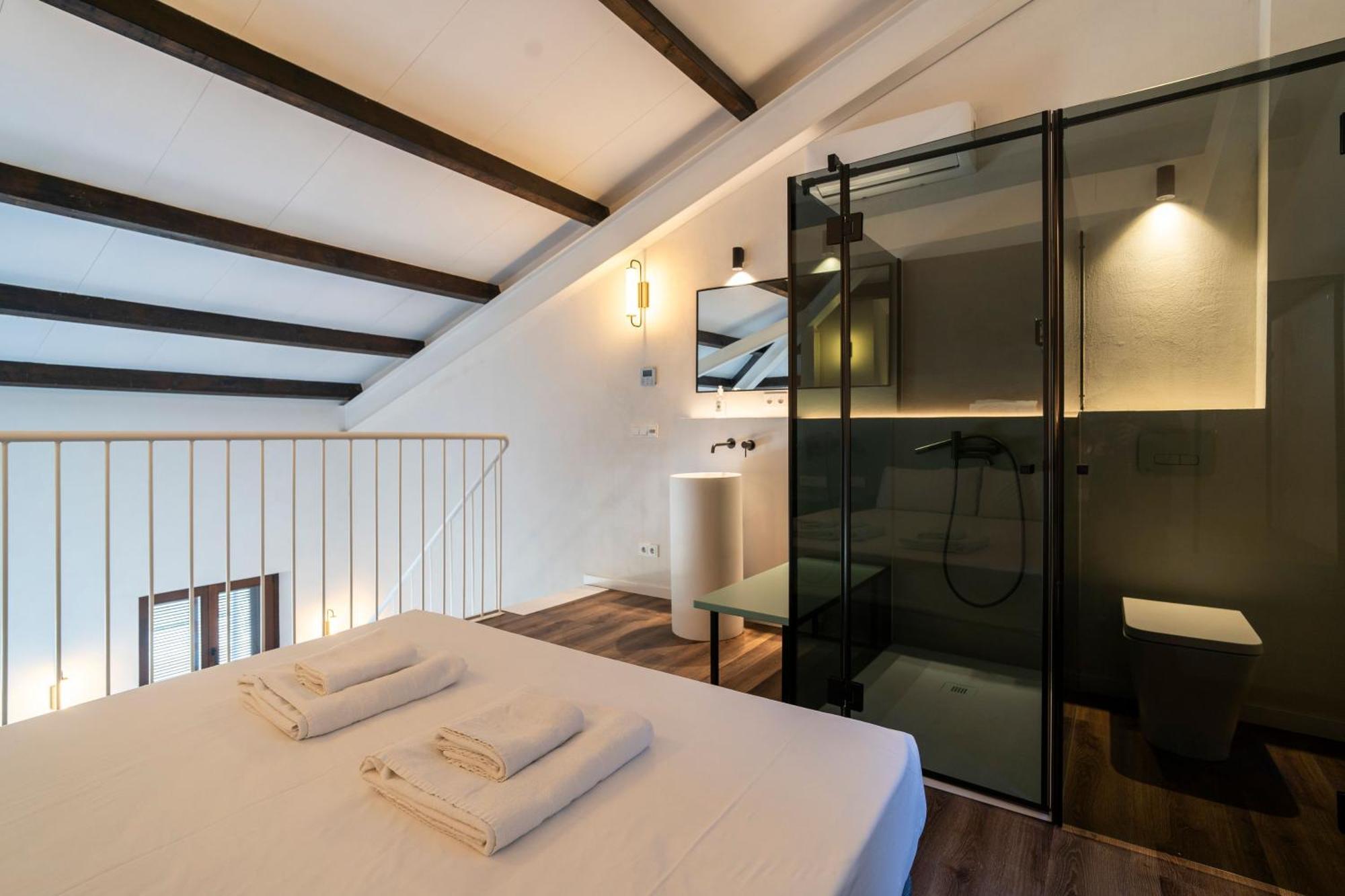 Hotel Vlc Host - Reina 168