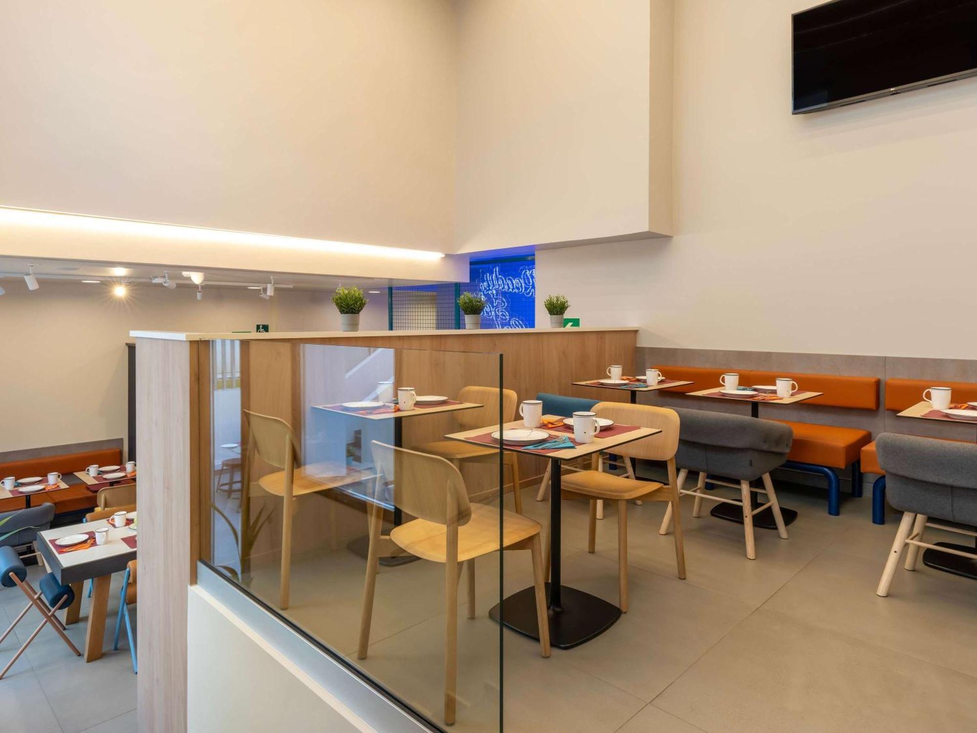 Ibis Budget Centro Puerto Hotel *