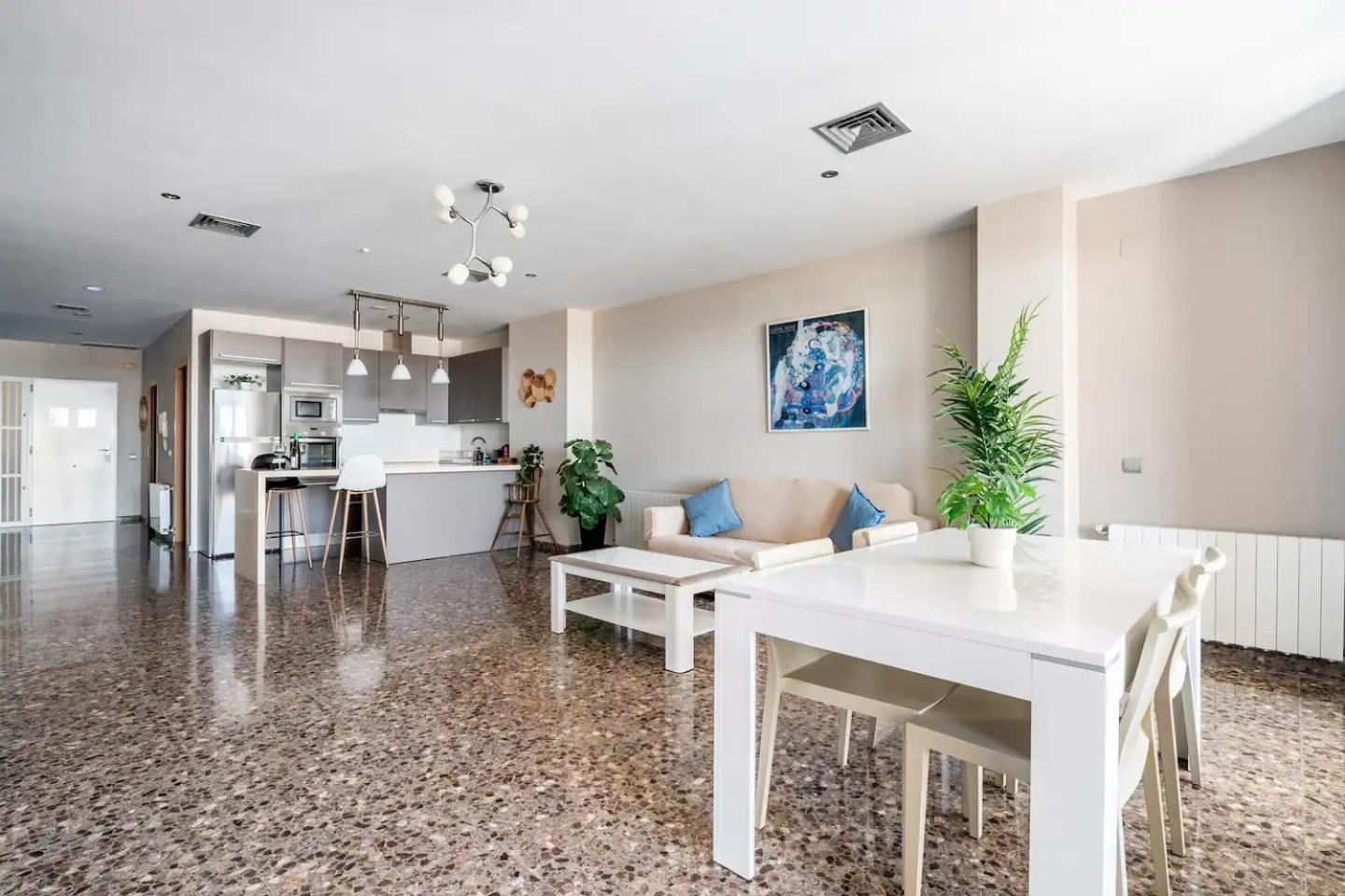 Moderno Con Vistas Al Mar En Apartment