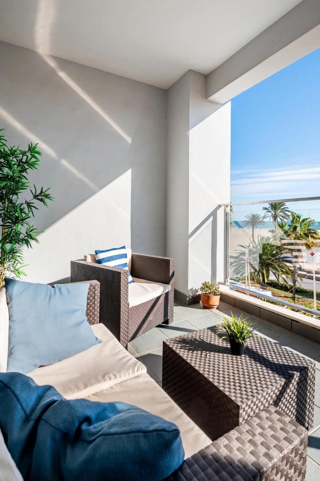 Moderno Con Vistas Al Mar En