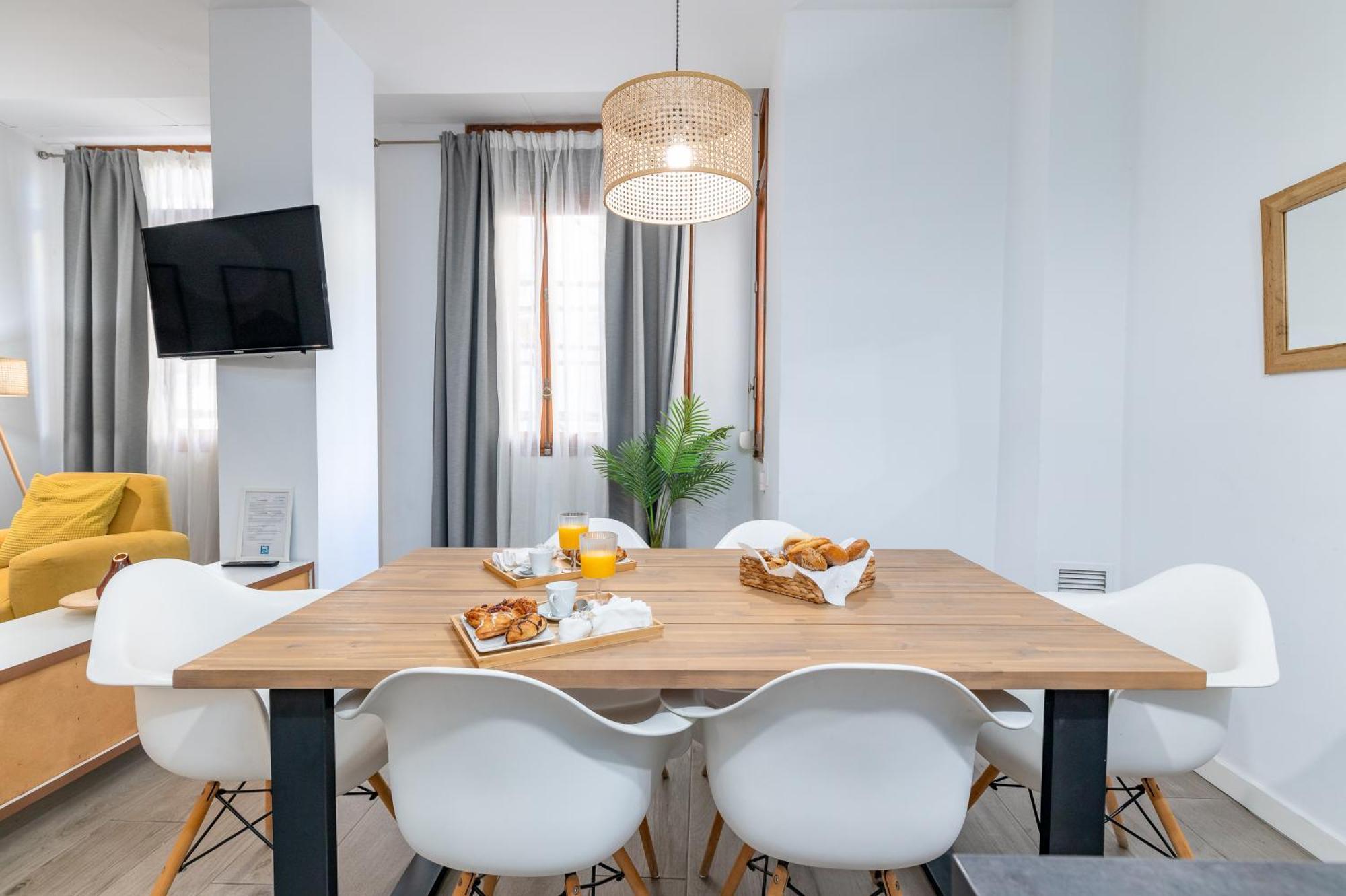 Travel Habitat Ayuntamiento Apartment *