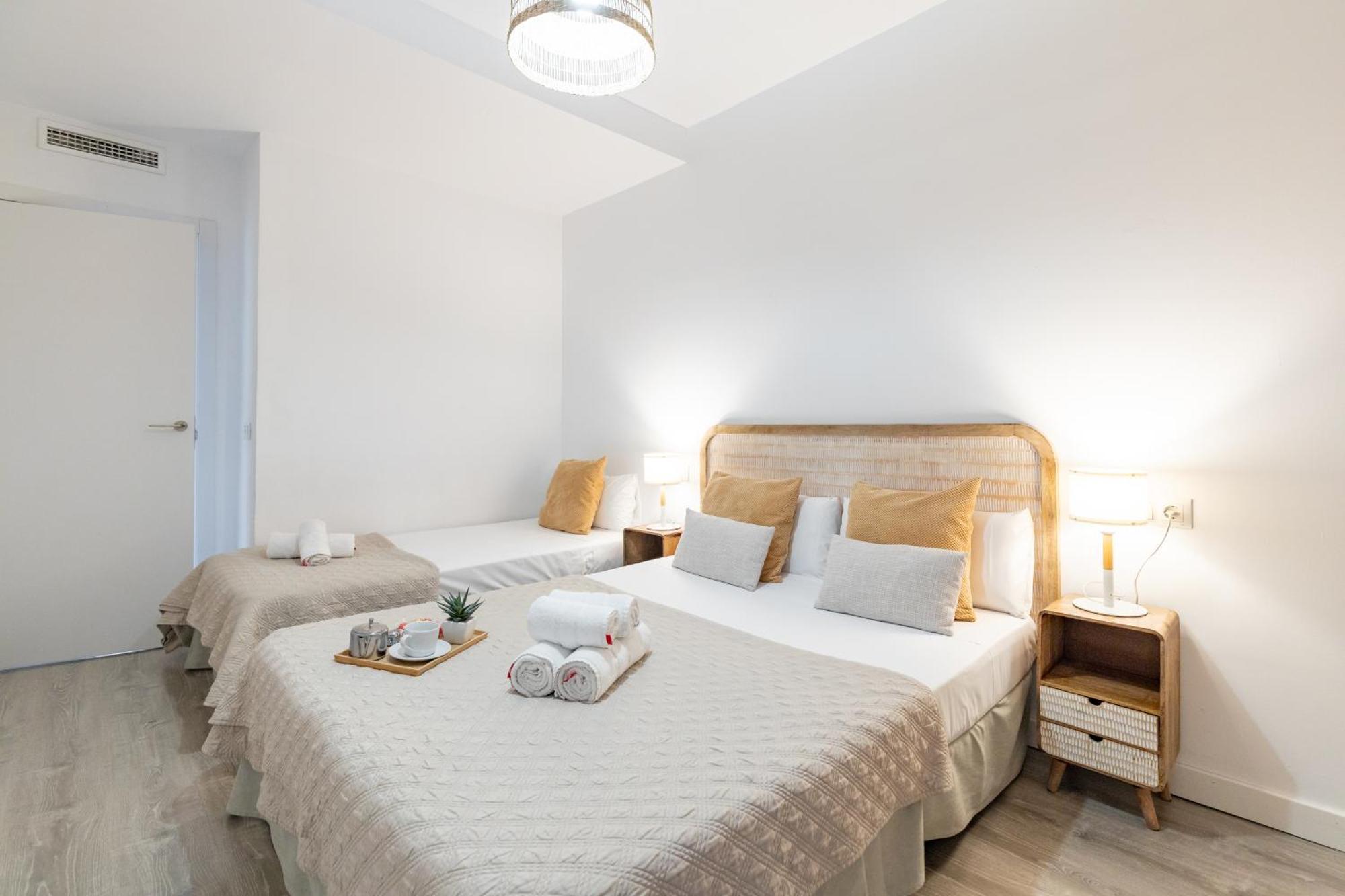 Travel Habitat Ayuntamiento Apartment *