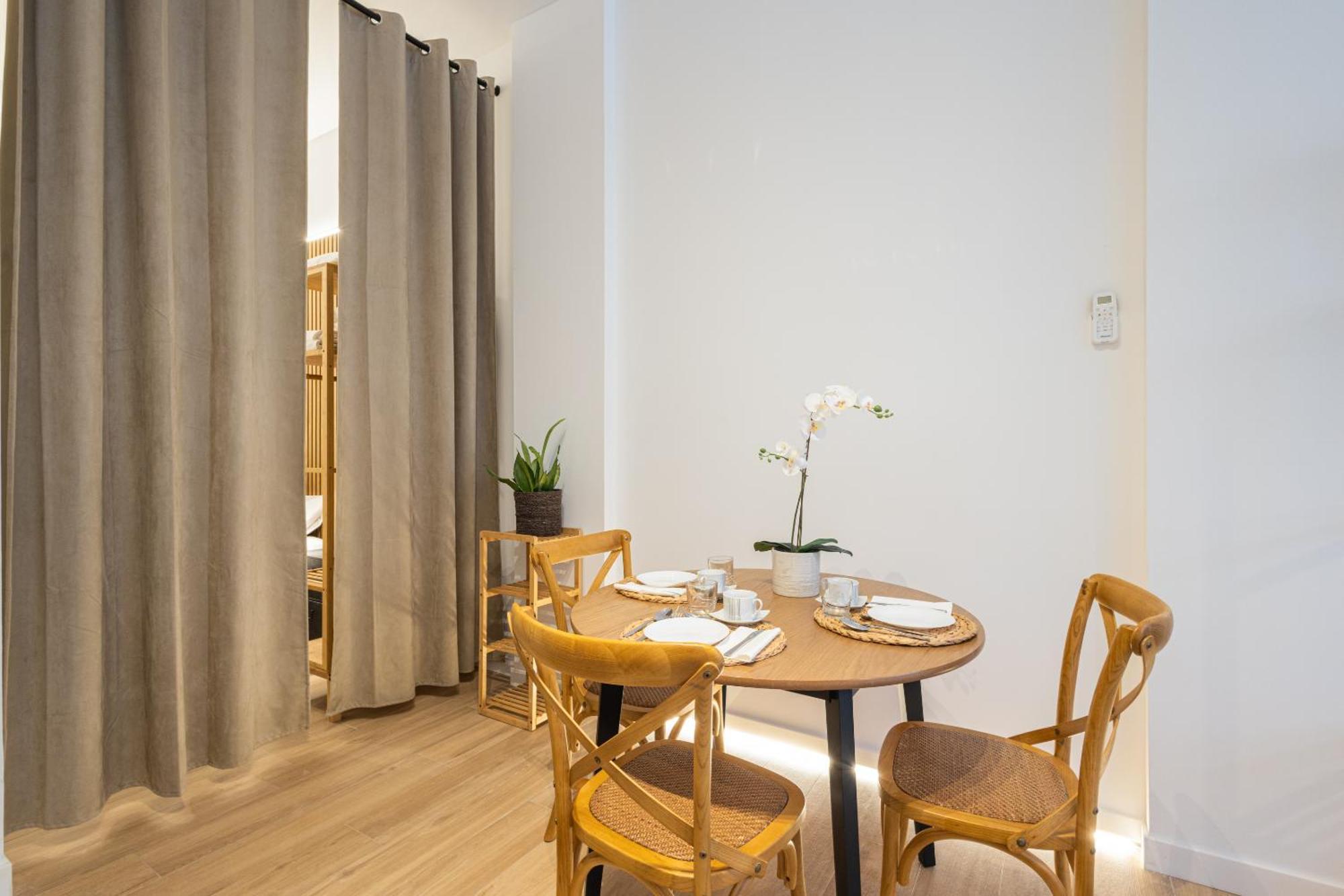 Florit Flats - The Blasco Ibanez Apartment