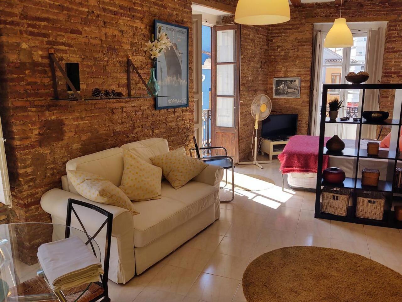 Charming In The Center Apartment