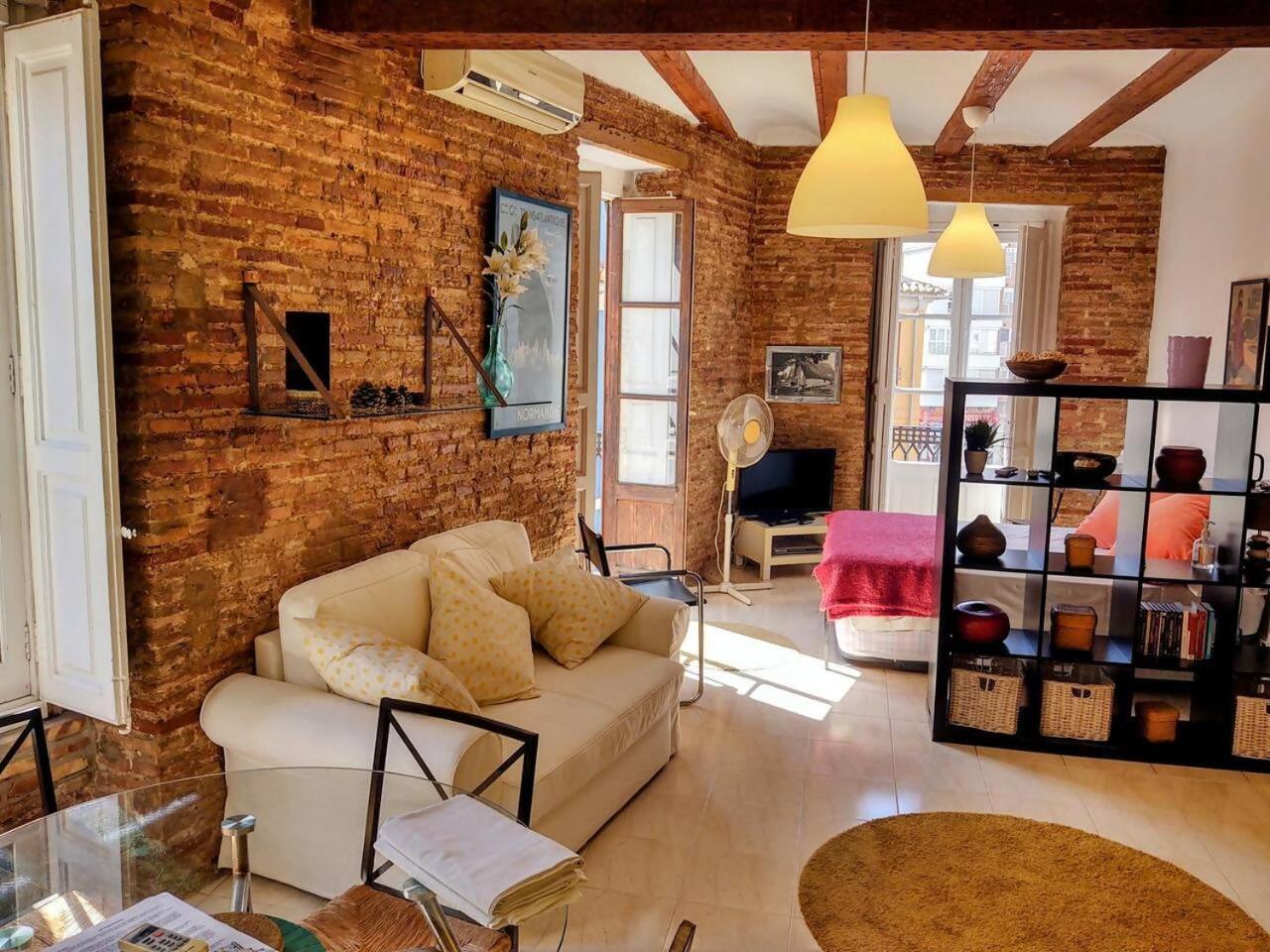 Charming In The Center Apartment